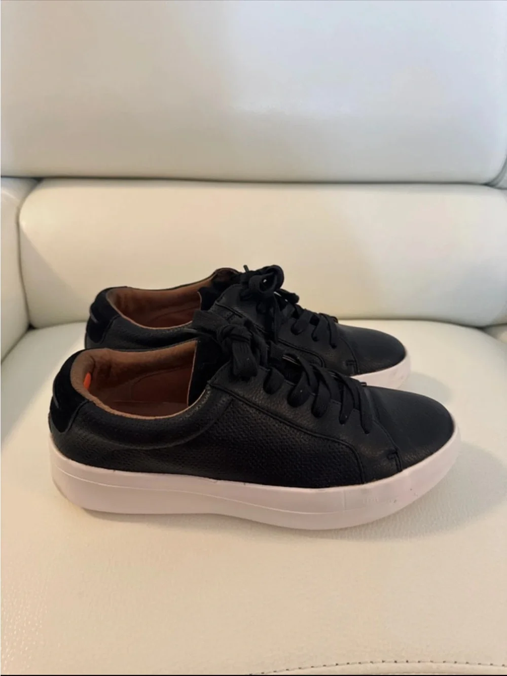 KENNETH COLE BLACK LEATHER PLATFORM SNEAKERS WITH WHITE SOLE